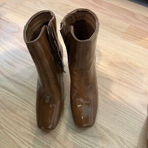 Brown patent boots size 7, never worn